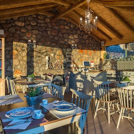 Almondhouse With Fireplace - Adults Only * Arachova