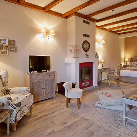 Apartment Almondhouse Suites With Fireplace - Adults Only *