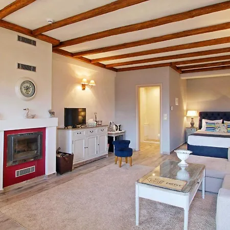Apartment Almondhouse Suites With Fireplace - Adults Only *