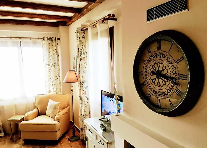 Almondhouse Suites With Fireplace - Adults Only Apartment